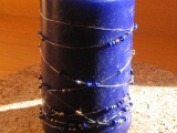 Modrá svíčka s korálky